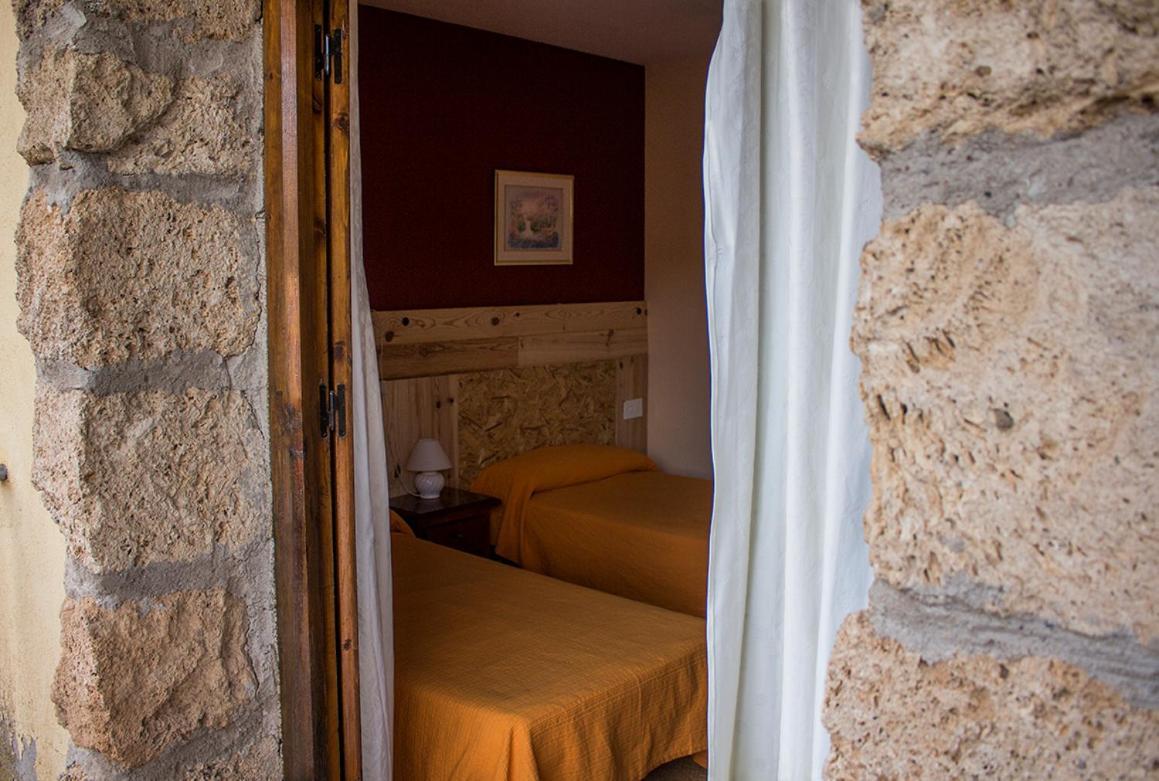 Hostal Del Tajo Peralejos de las Truchas Buitenkant foto